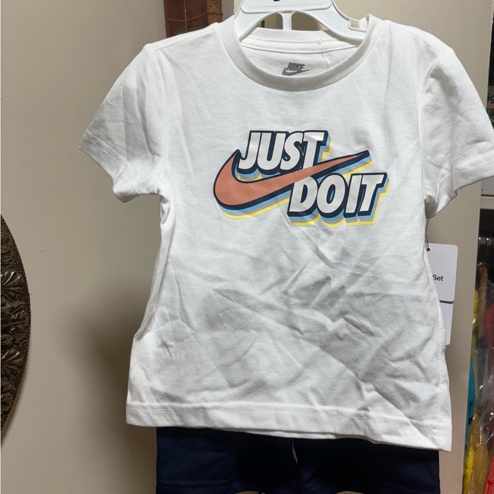 Nike Kids White Graphic T-Shirt
